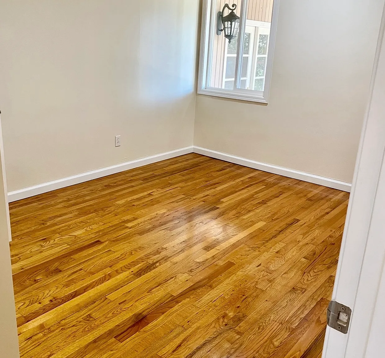 1742 Parrot St — Photo 3