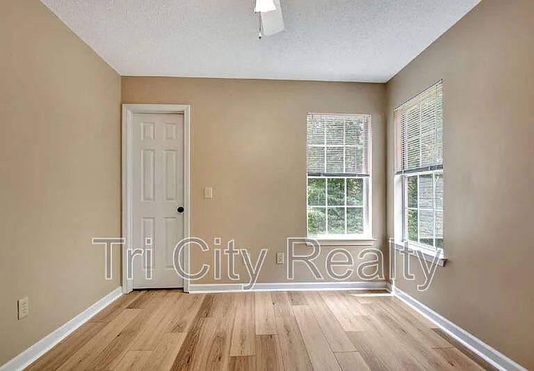 49 Montrose Ln — Photo 51
