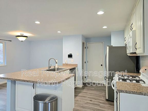 4th image of 8711 70th Dr NE