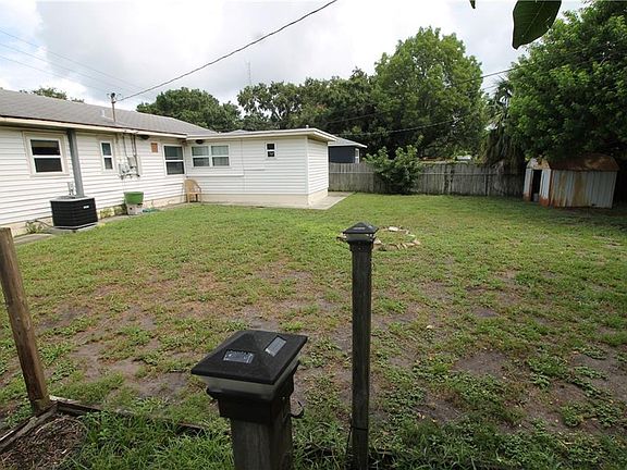 5th image of 1485 Young Ave