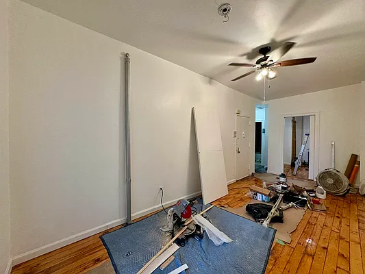 Rented by Mauro Bros Real Estate Services LLC | media 9