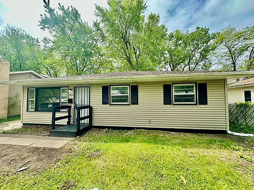 533 W 51st Pl Photo 1