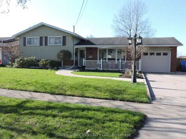 6762 Cherrygrove Rd, Niagara Falls, ON L2E 5M6