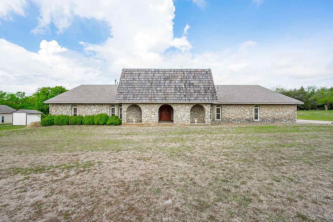 1909 Lake View Dr