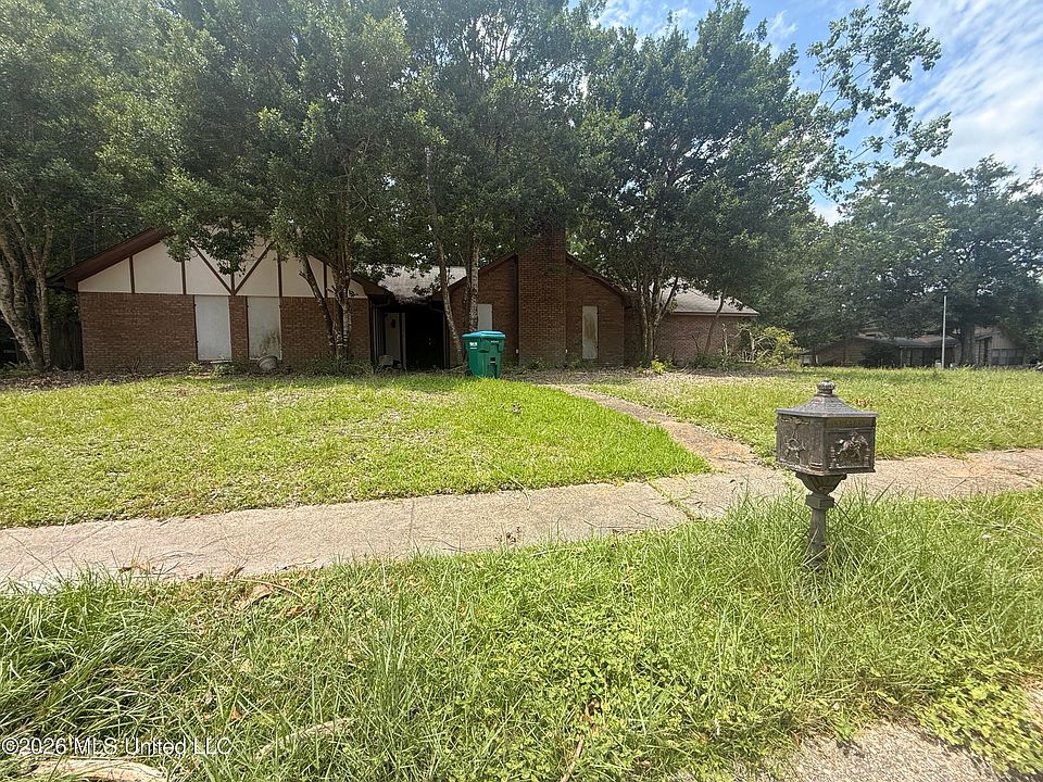 1st image of 145 Linnet Dr