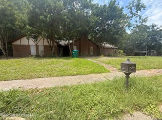 145 Linnet Dr, Ocean Springs, MS 39564