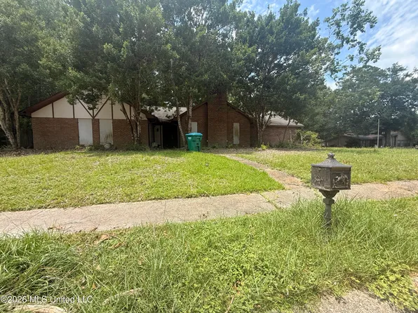145 Linnet Dr, Ocean Springs, MS 39564