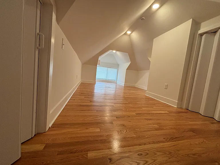 1031 Market St #C — Photo 7