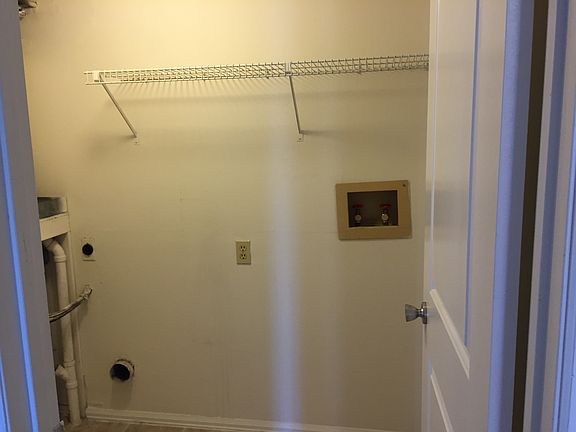 Full Size Washer/Dryer Connections