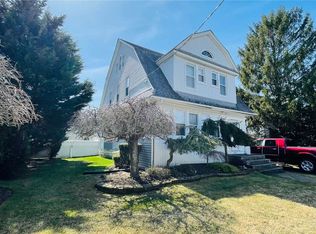255 Whaley St, Freeport, NY 11520