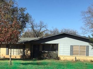 416 Minter St, Uvalde, TX 78801
