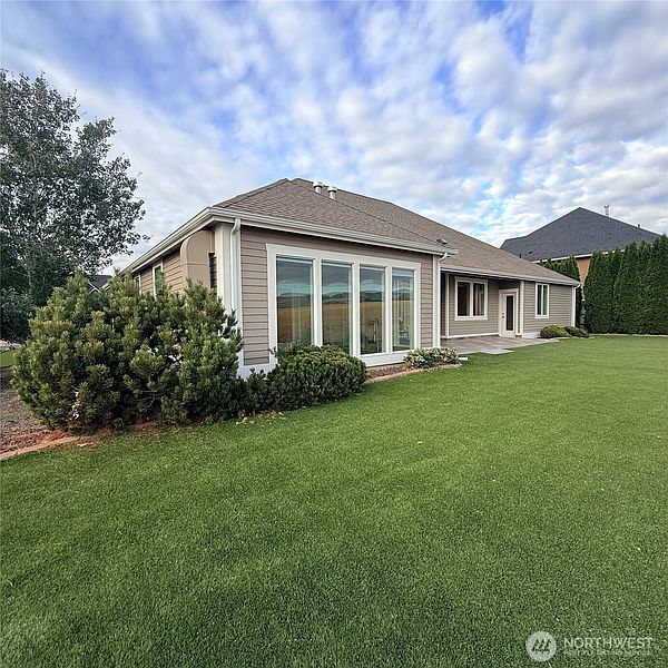 3rd image of 293 Coyote Ridge Road