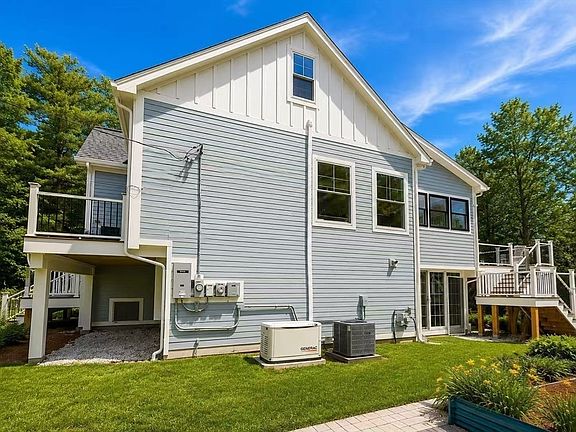 4th image of 22 Meadowbrook Rd