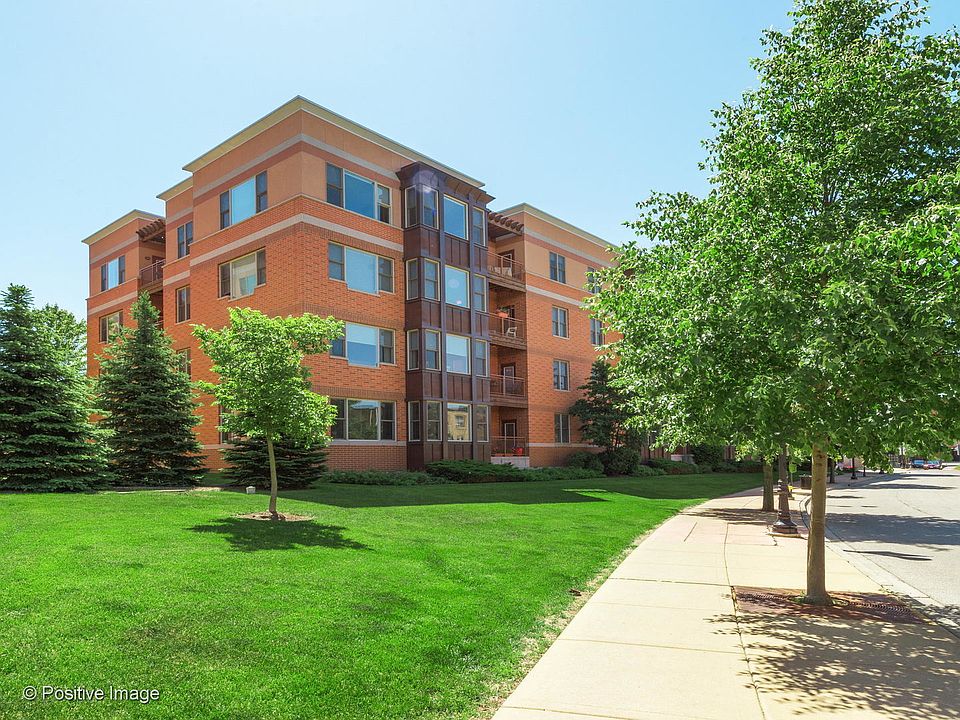 1st image of 930 Curtiss St Unit 203