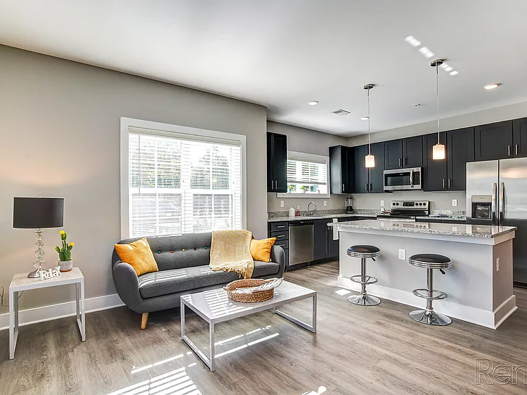Barclay Place Apartments — Photo 2