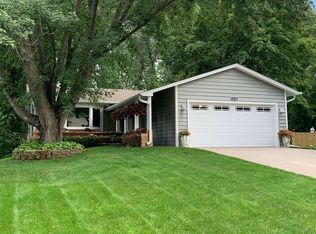 12195 Oxbow Dr, Eden Prairie, MN 55347