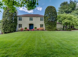 618 Foxfields Rd, Bryn Mawr, PA 19010