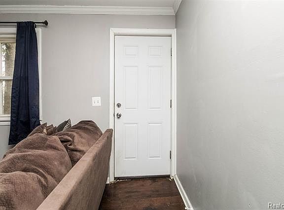 4th image of 28501 Marshall St