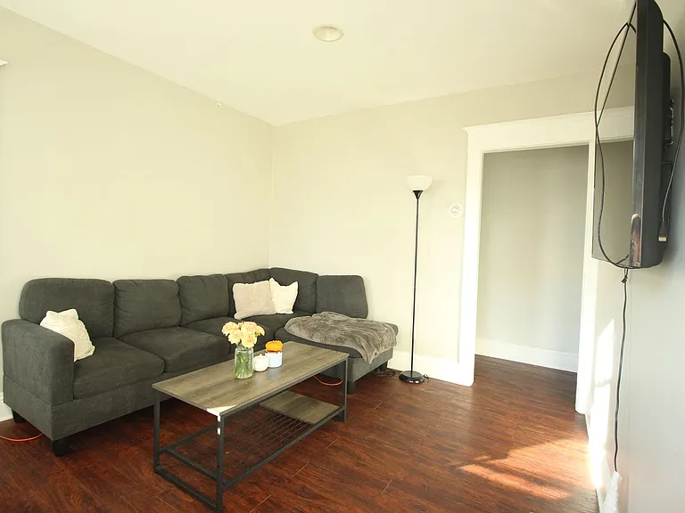 713 Spring Garden St — Photo 2