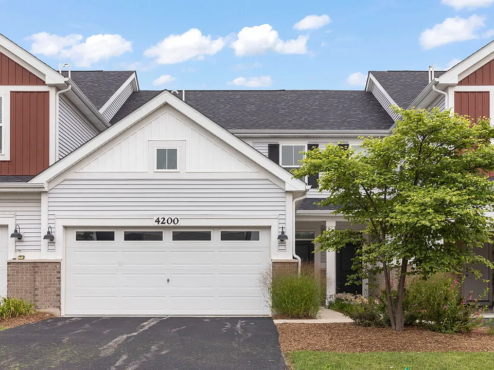 4200 Calder Ln