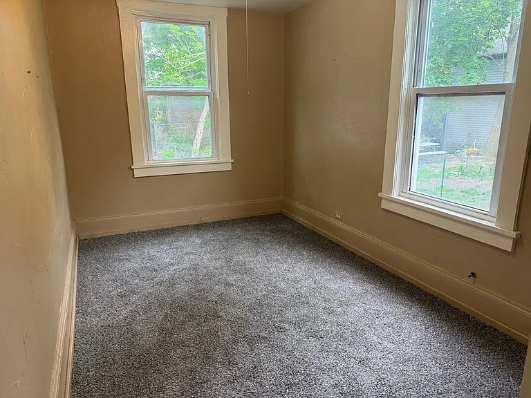 312 Utica St #LOWER — Photo 15