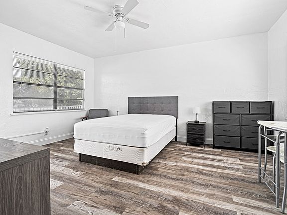 3rd image of 913 NE 18th Ave APT 124