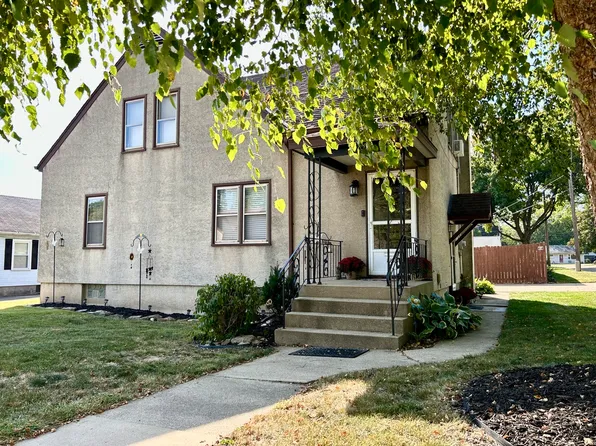 1822 Fulton St, Peru, IL 61354