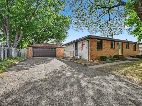 5520 Saint Stephens St, Saint Paul, MN 55112