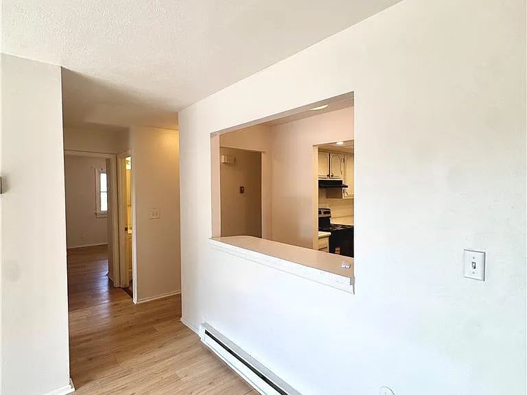 2043 W Allen St #A — Photo 6