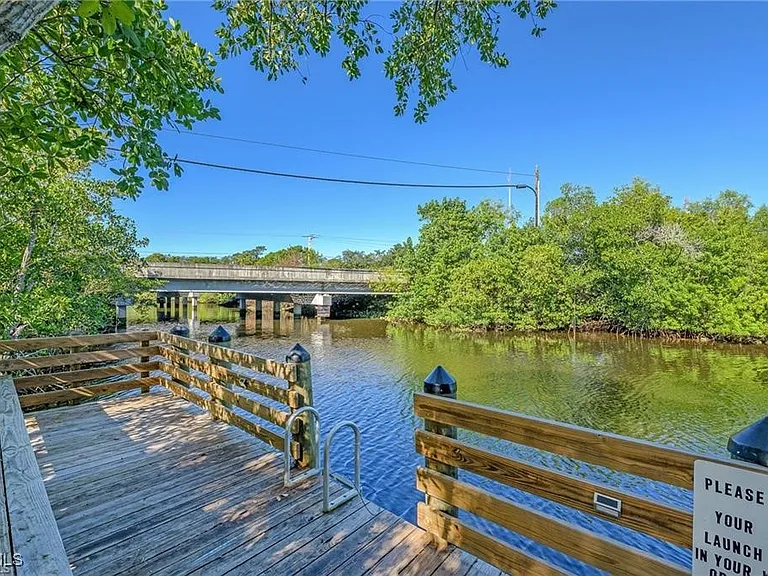 1747 Beverly Dr — Photo 31