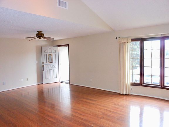 5th image of 2805 Turnbull St