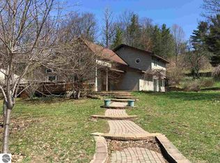 10506 Deadstream Rd, Honor, MI 49640