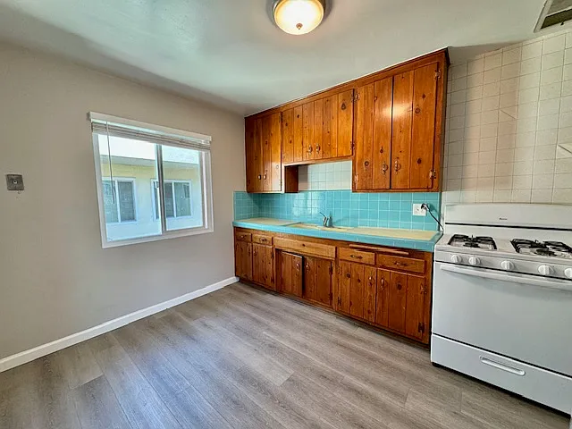 4010 Kansas St — Photo 3
