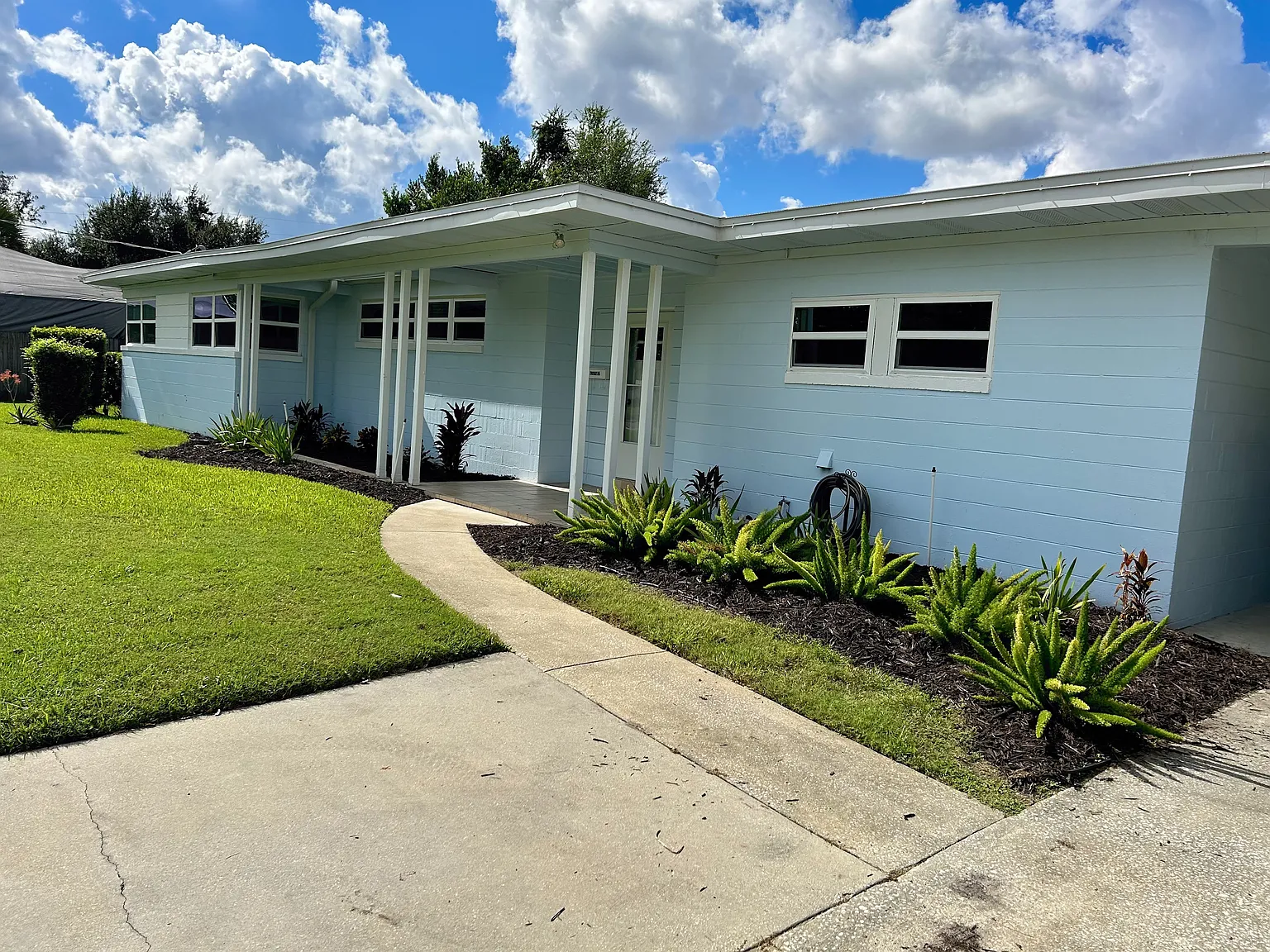 3 bed, 2054 sqft, $2,000 — Photo 2