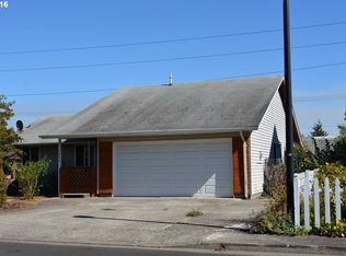 2834 Beaver Ct, Hubbard, OR