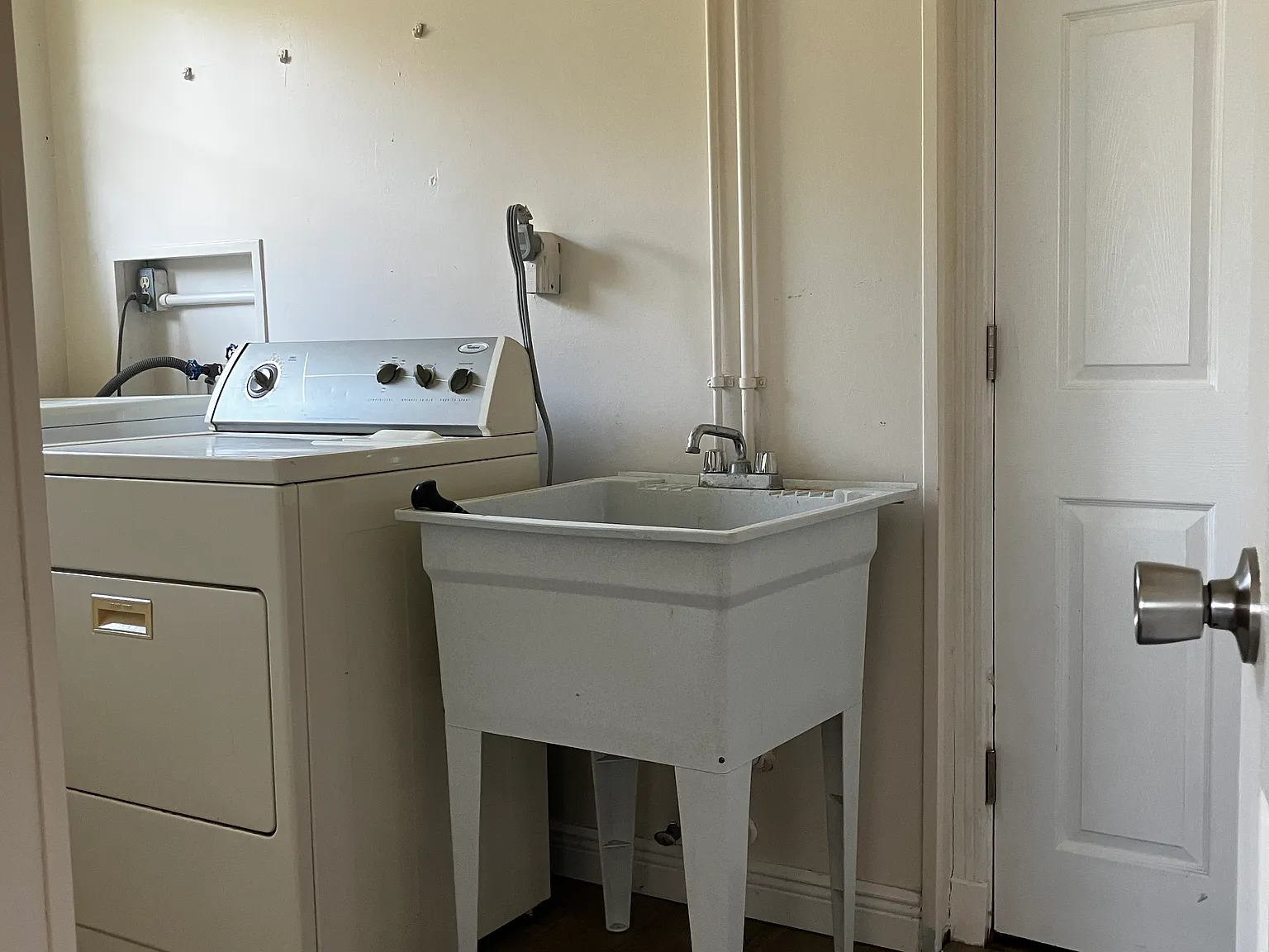 3 bed, 720 sqft, $1,350 — Photo 4