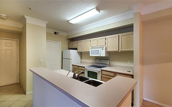 3rd image of 11500 Villa Grand APT 304