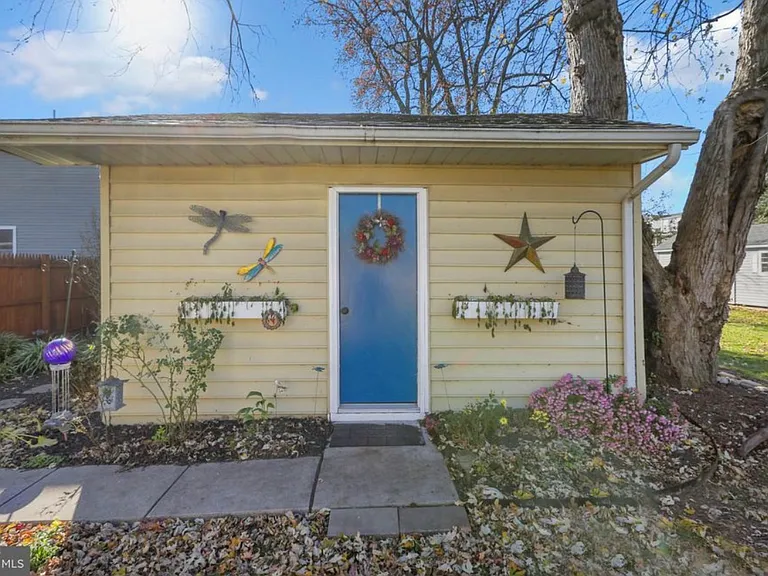 7808 Harbor Rd — Photo 6