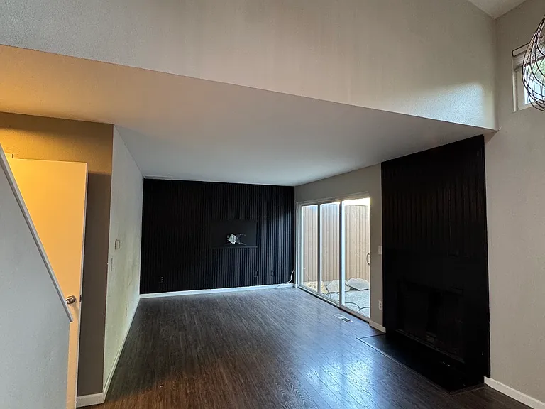 1579 NW Eastbrook Ct — Photo 5