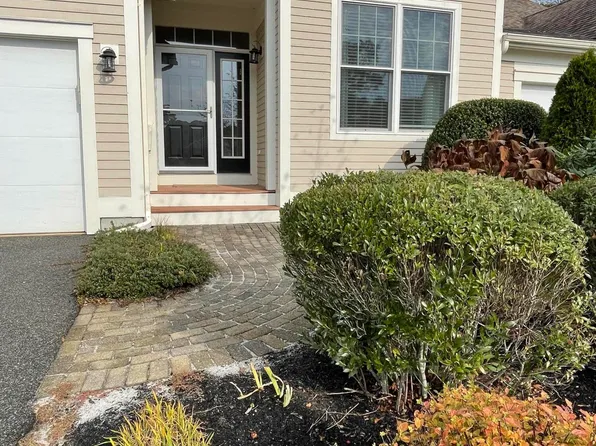 14 Chadwick Court Court, Mashpee, MA 02649