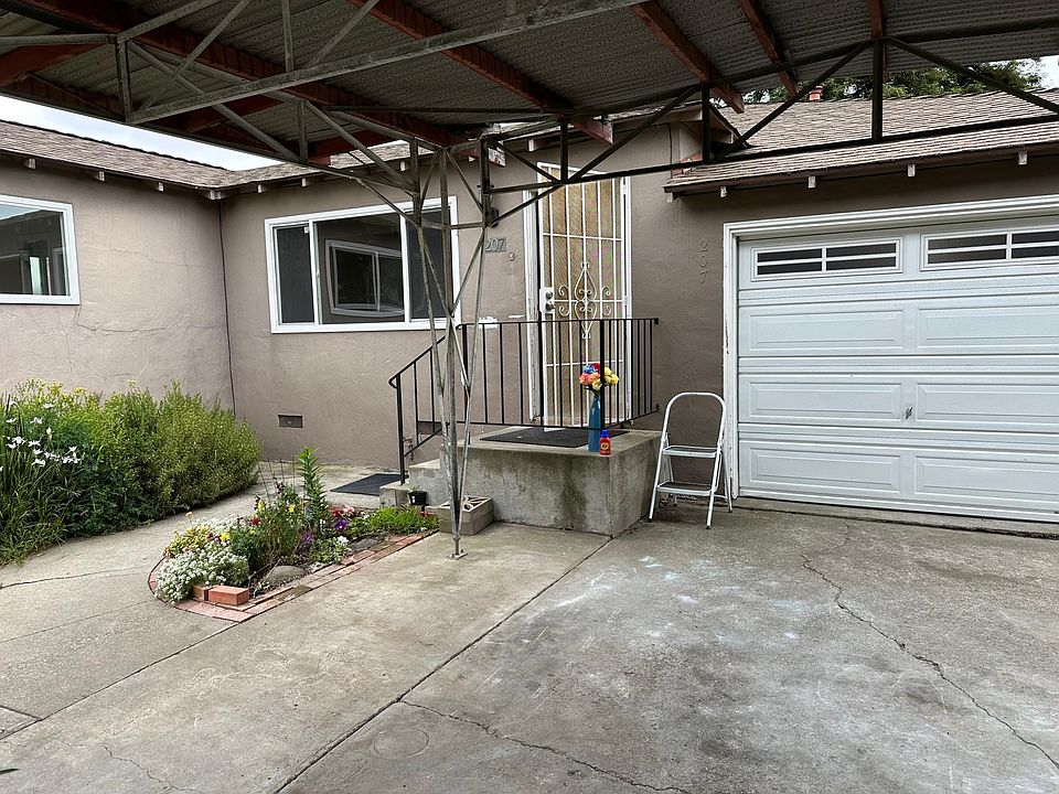 1st image of 207 Medford Ave
