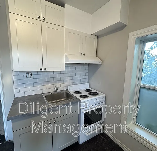 164 Stewart St #UPPER — Photo 5