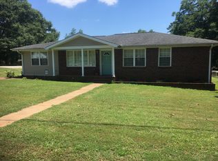 201 Sulphur Springs Dr, Greenville, SC 29617