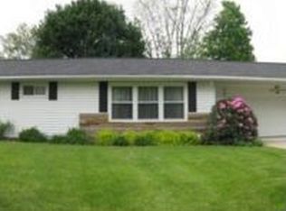 1060 Lakeview Dr, Zanesville, OH 43701