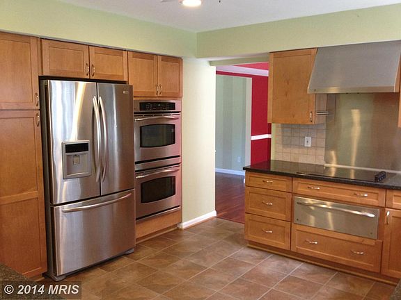 3rd image of 1313 Seabright Dr