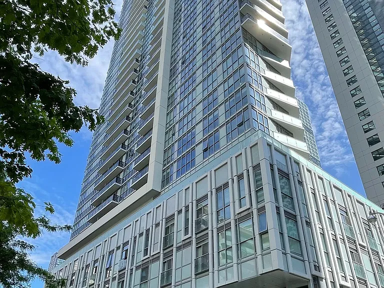 77 Mutual St #1401 — Photo 1