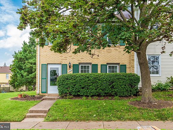4th image of 929 Cheshire Ct