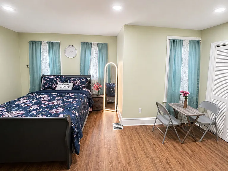 1817 Ontario Ave #2 — Photo 9