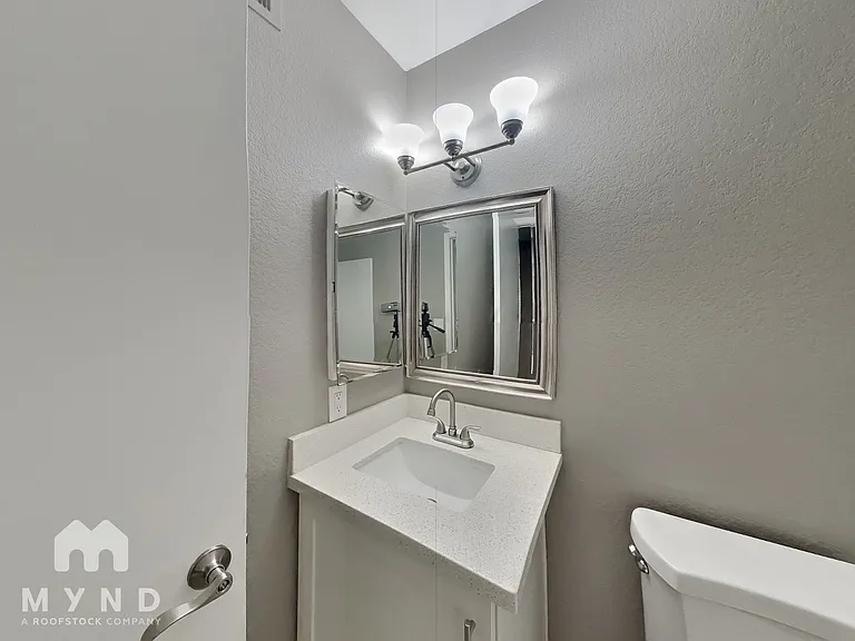 1014 W Malibu Dr — Photo 14