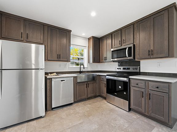 3rd image of 8 Victoria Drive